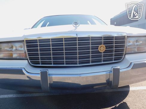 Used 1995 Cadillac Fleetwood Brougham RWD image 37