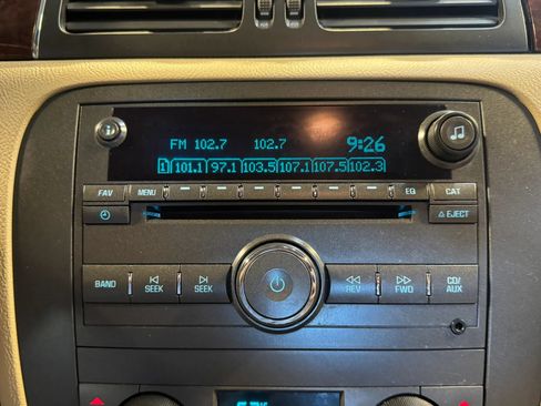 Used 2011 Buick Lucerne CXL FWD image 15