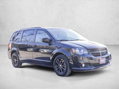 Used 2018 Dodge Grand Caravan SXT w/ Blacktop Package image 3