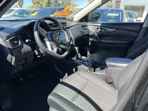 Used 2019 Nissan Rogue SV image 17