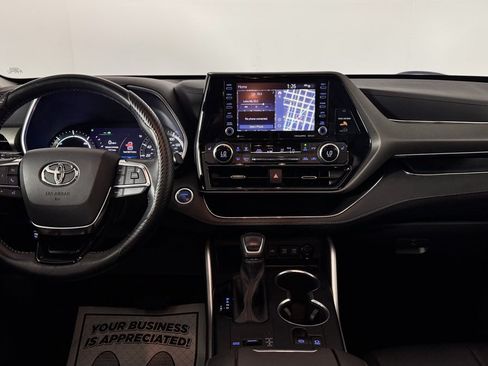 Used 2021 Toyota Highlander XLE FWD image 33