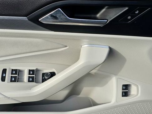 Used 2024 Volkswagen Jetta SE image 22