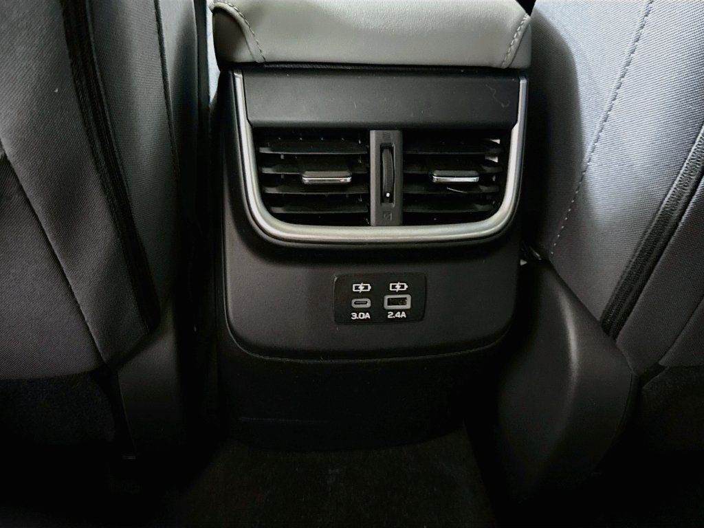 Used 2025 Subaru Outback Premium AWD/4WD image 29