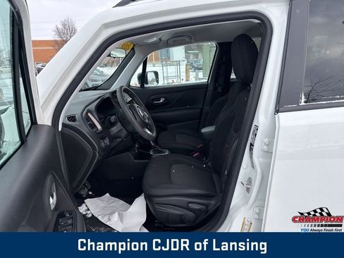 Used 2023 Jeep Renegade Latitude image 8