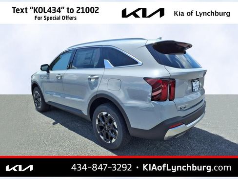 New 2025 Kia Sorento S image 6