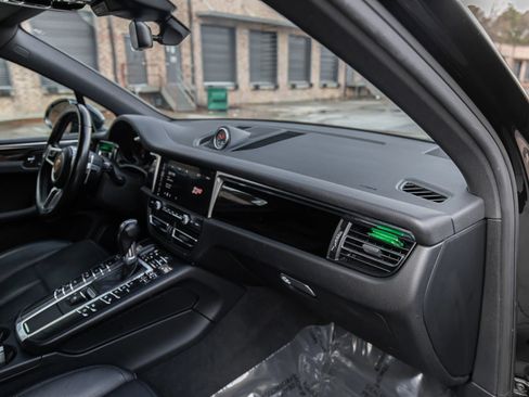 Used 2019 Porsche Macan S image 34