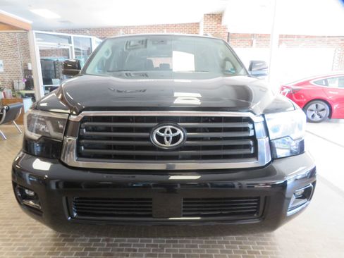 Used 2019 Toyota Sequoia SR5 image 61
