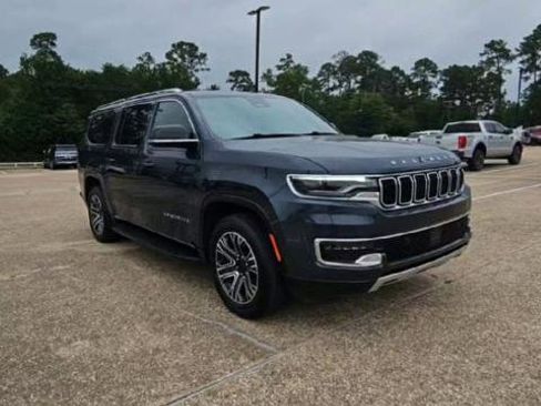 Used 2024 Jeep Wagoneer L Series II w/ Flexible Seating Group AWD/4WD image 2