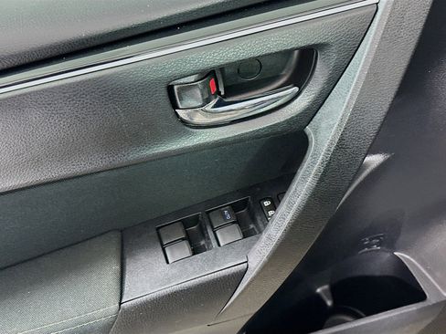 Used 2017 Toyota Corolla LE image 15