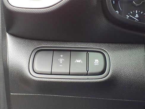 Used 2021 Hyundai Venue SE image 22