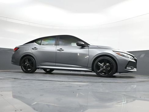 Used 2023 Nissan Sentra SR w/ Midnight Edition Package FWD image 39