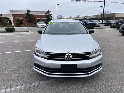 Used 2016 Volkswagen Jetta S image 7