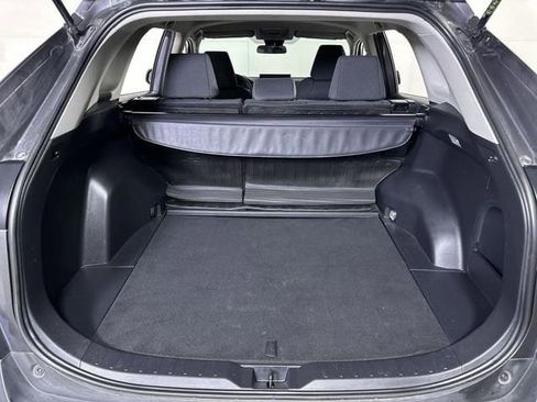 Used 2021 Toyota RAV4 LE AWD/4WD image 27
