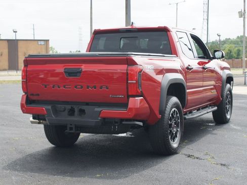 Used 2025 Toyota Tacoma TRD Off-Road w/ TRD Off Road Upgrade Package AWD/4WD image 21