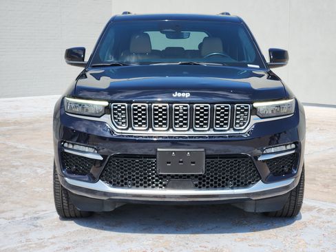 Used 2024 Jeep Grand Cherokee Summit AWD/4WD image 3
