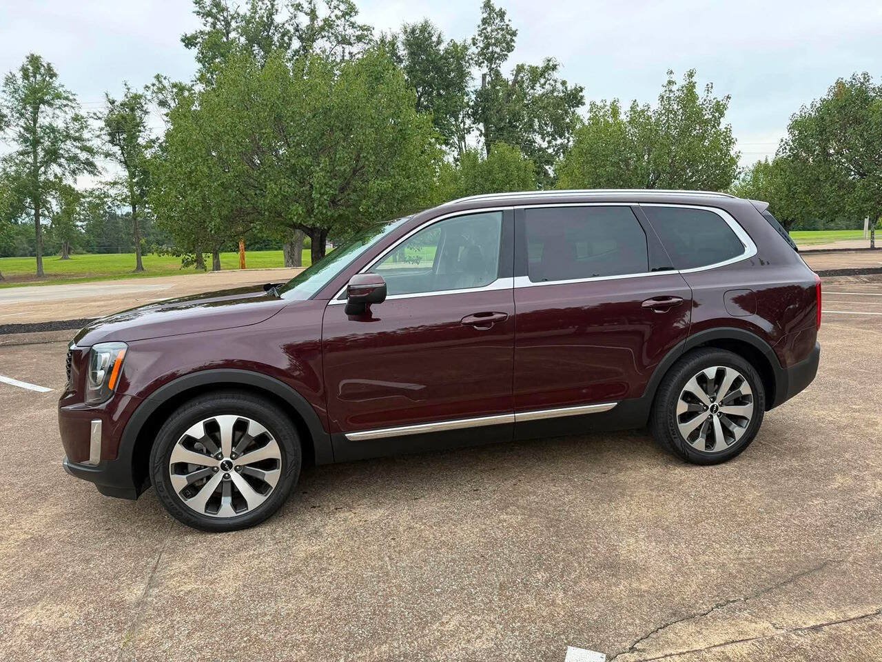 Used 2022 Kia Telluride EX w/ EX Premium Package AWD/4WD image 4