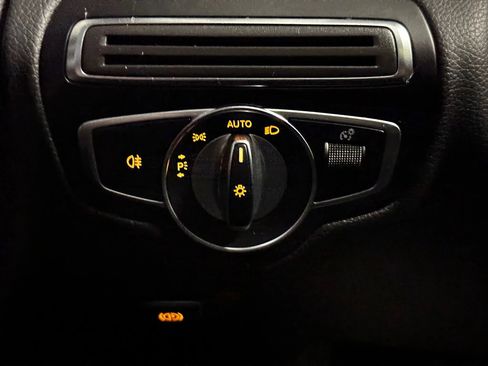 Used 2019 Mercedes-Benz C 300 Sedan w/ Parking Assistance Package image 34