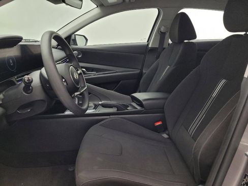 Used 2024 Hyundai Elantra SEL image 17