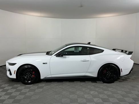 Used 2026 Ford Mustang GT Premium w/ GT Performance Package RWD image 8