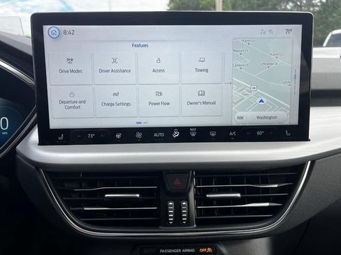 New 2024 Ford Escape SE w/ PHEV Premium Package FWD image 15