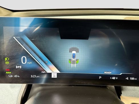 Used 2023 BMW iX xDrive50 w/ Sport Package image 17