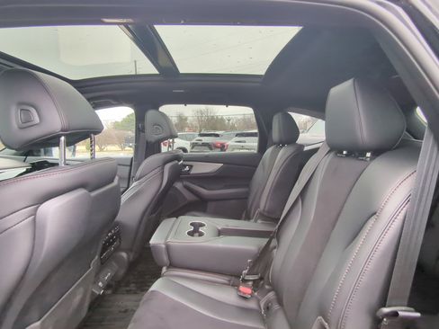 Used 2023 Acura MDX A-Spec image 10