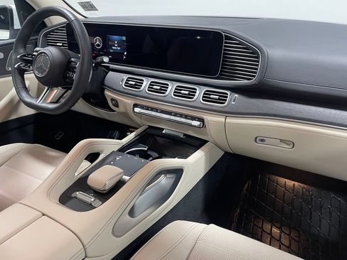 Used 2026 Mercedes-Benz GLS 450 4MATIC image 28