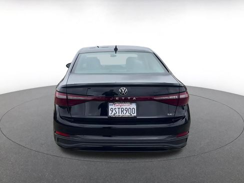 Used 2025 Volkswagen Jetta SE image 12