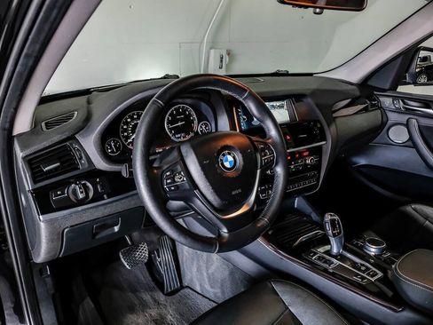 Used 2017 BMW X3 sDrive28i RWD image 3