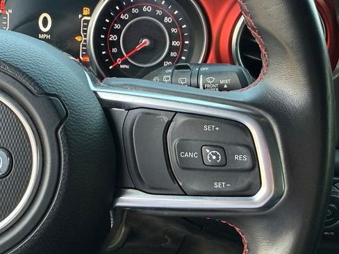 Used 2018 Jeep Wrangler Unlimited Rubicon AWD/4WD image 16