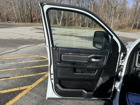 Used 2024 RAM 3500 Big Horn image 10