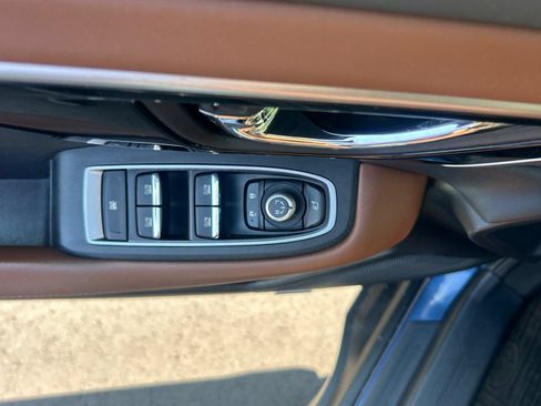 Used 2021 Subaru Outback Touring AWD/4WD image 11