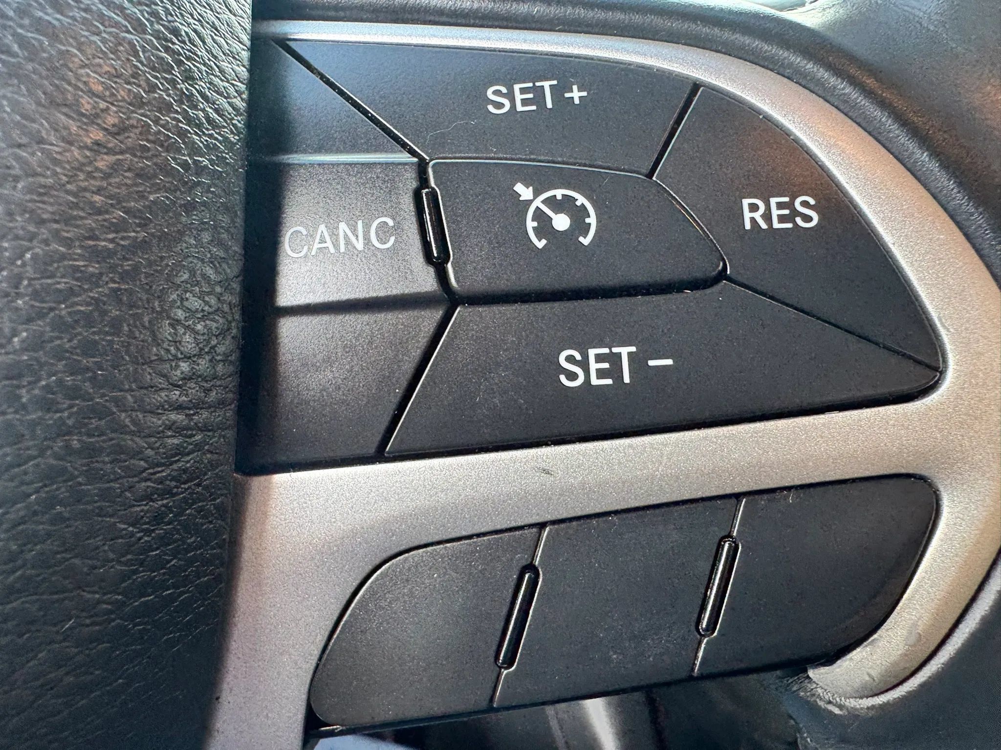 Used 2014 Dodge Durango R/T RWD image 38