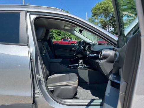 Used 2025 Chevrolet Trax ACTIV FWD image 33