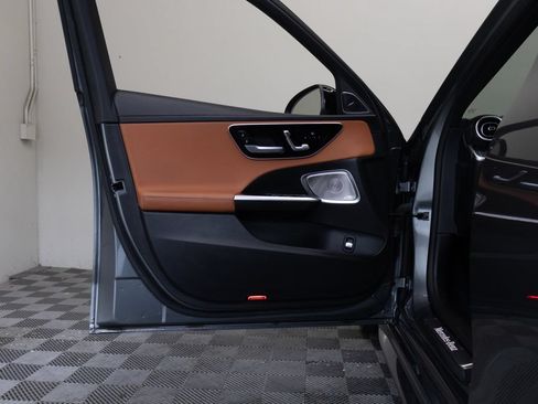 Used 2024 Mercedes-Benz C 300 Sedan image 14