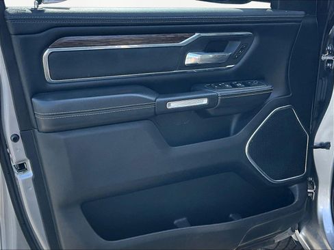 Used 2019 RAM 1500 Laramie AWD/4WD image 19
