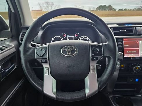 Used 2021 Toyota 4Runner SR5 Premium image 14