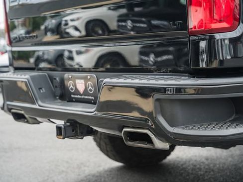 Used 2022 Chevrolet Silverado 1500 LT Trail Boss w/ LPO, Dark Essentials Package AWD/4WD image 9