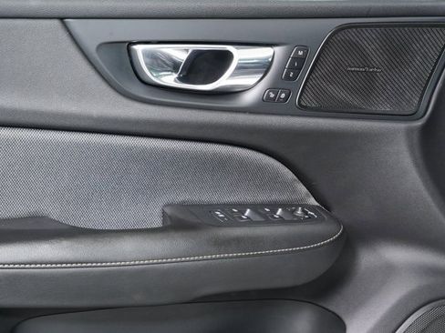 Used 2019 Volvo S60 T6 R-Design image 6