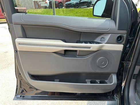 Used 2019 Ford Expedition Max XLT w/ Equipment Group 202A RWD image 9