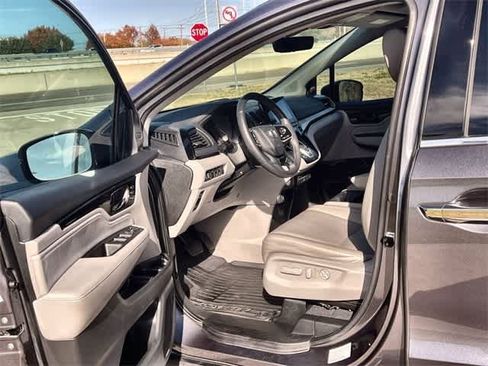 Certified 2018 Honda Odyssey Elite image 3