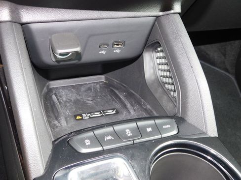 Used 2025 Chevrolet TrailBlazer RS w/ Convenience Package AWD/4WD image 36
