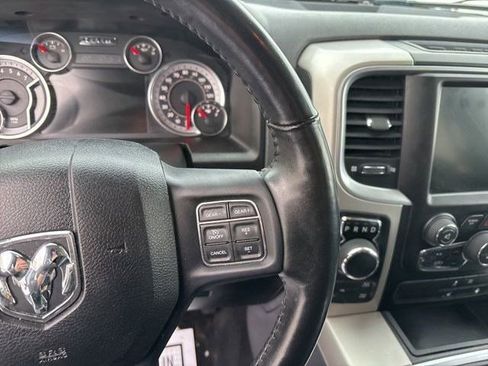 Used 2017 RAM 1500 Classic SLT w/ SLT Plus D￩cor Group image 18