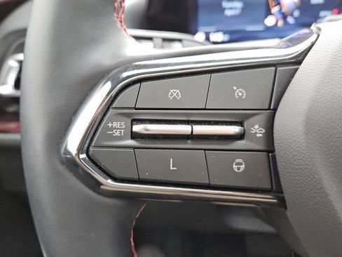 Used 2024 Chevrolet Traverse RS FWD image 22