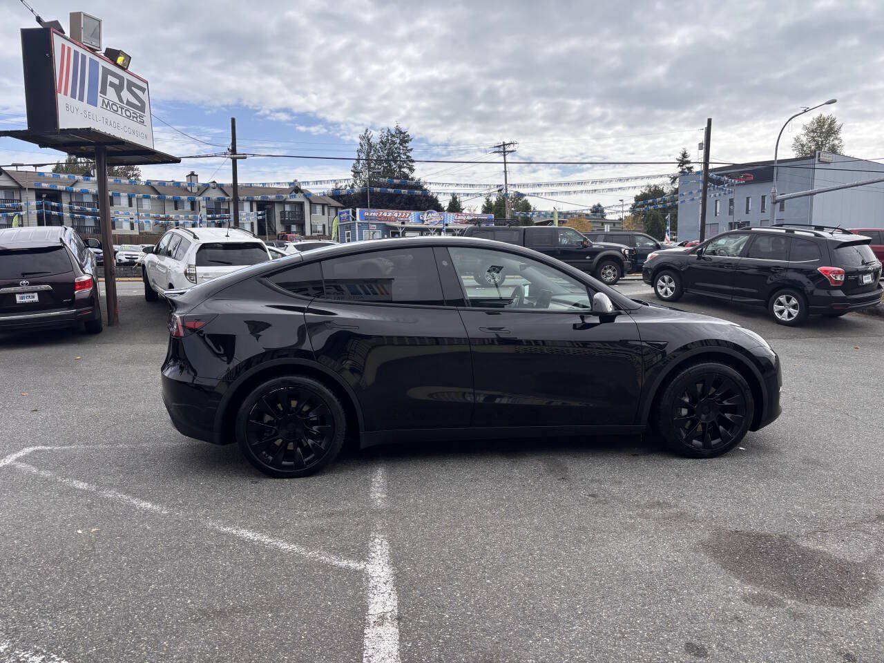 Used 2024 Tesla Model Y Long Range AWD/4WD image 6