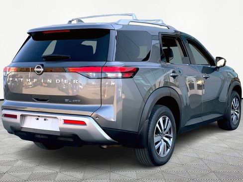 Used 2023 Nissan Pathfinder SL image 5