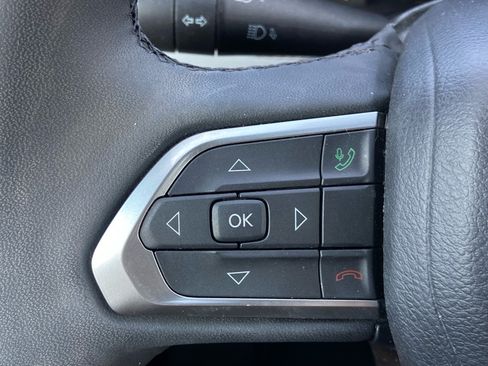 Used 2023 Jeep Compass Limited w/ Sun and Sound Group AWD/4WD image 19