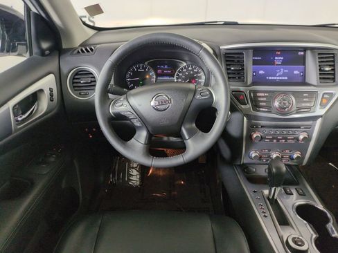 Used 2017 Nissan Pathfinder SL AWD/4WD image 13