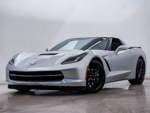 Used 2018 Chevrolet Corvette Stingray Coupe w/ Battery Protection Package image 1