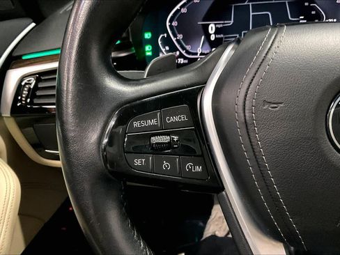 Used 2021 BMW 530e w/ Convenience Package image 19